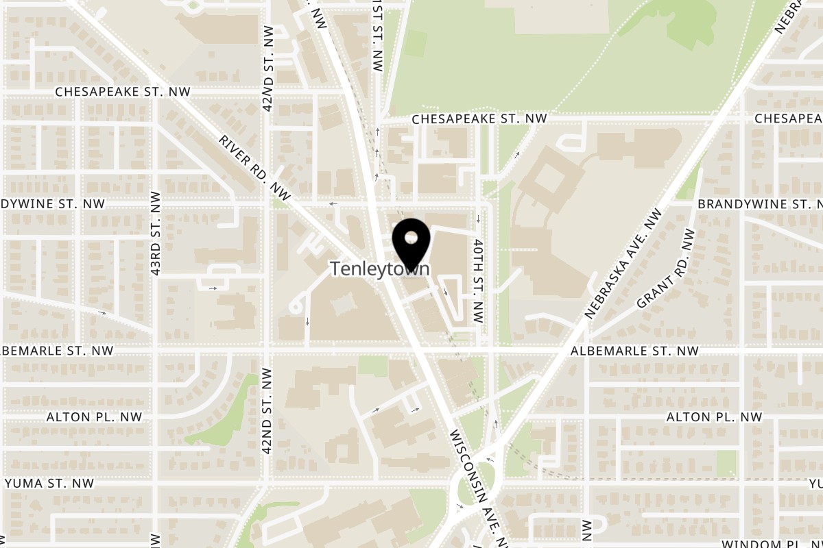 Map showing the location of Crisp & Juicy Washington on 4533 Wisconsin Ave NW in Washington